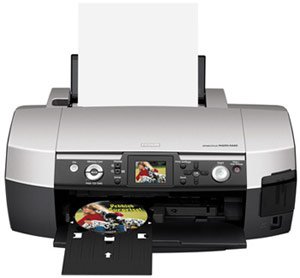 Epson выпускает новый фотопринтер с возможностью печати на CD